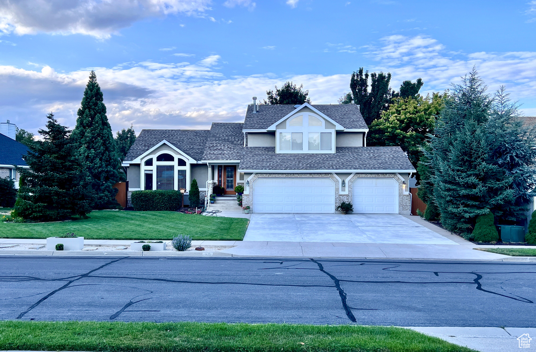 BLUFF AT HIDDEN VALLEY - Residential