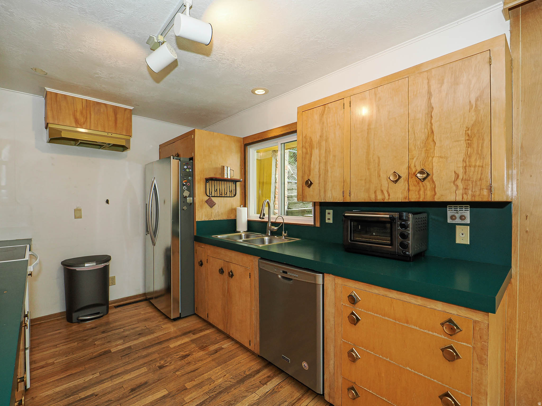 EMIGRATION - Residential