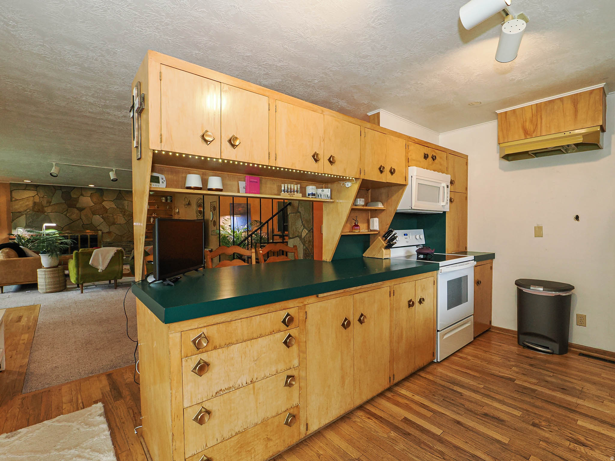 EMIGRATION - Residential