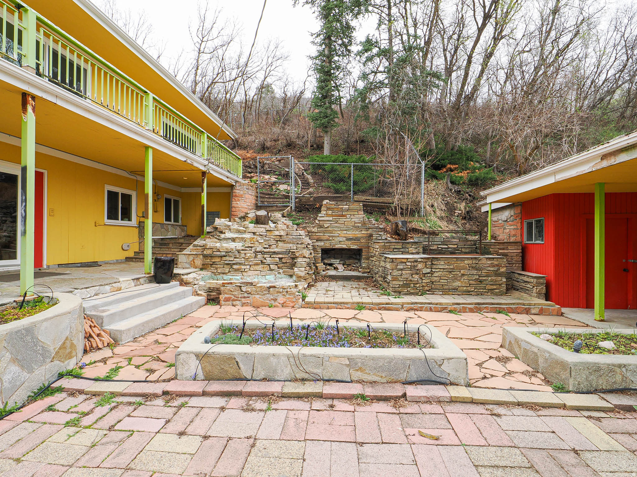 EMIGRATION - Residential