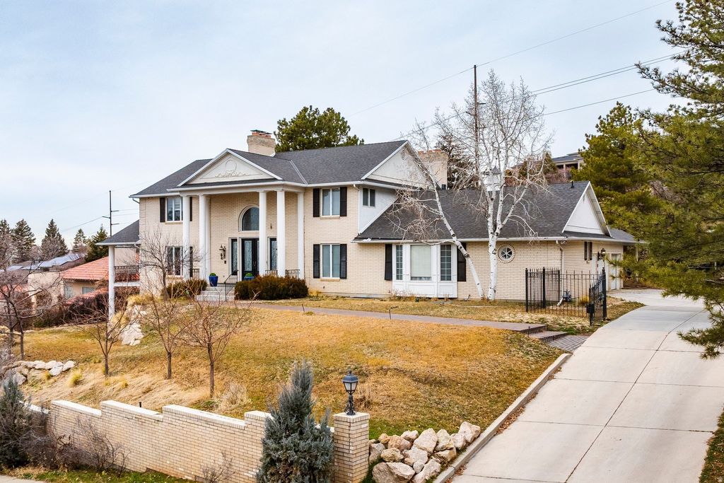 Photo of 325 N FEDERAL HEIGHTS CIR, Salt Lake City, UT 84103 (MLS # 2137679)