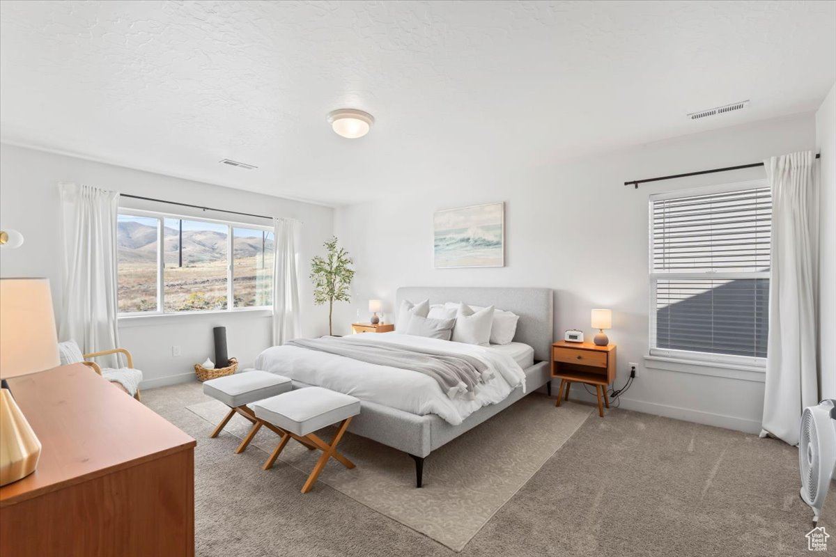 EMERALD CLOVER - Residential