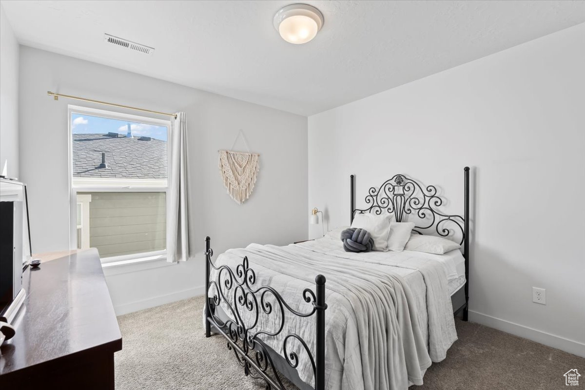 EMERALD CLOVER - Residential