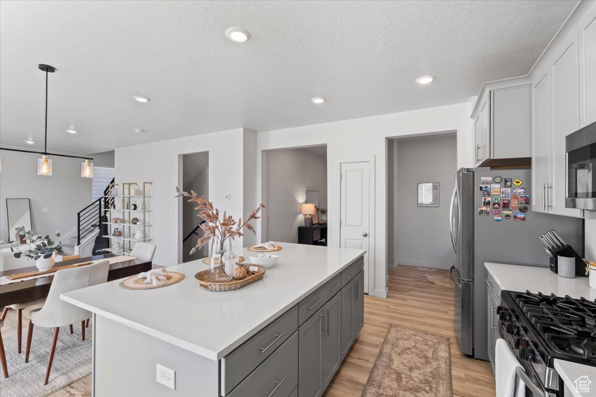 EMERALD CLOVER - Residential