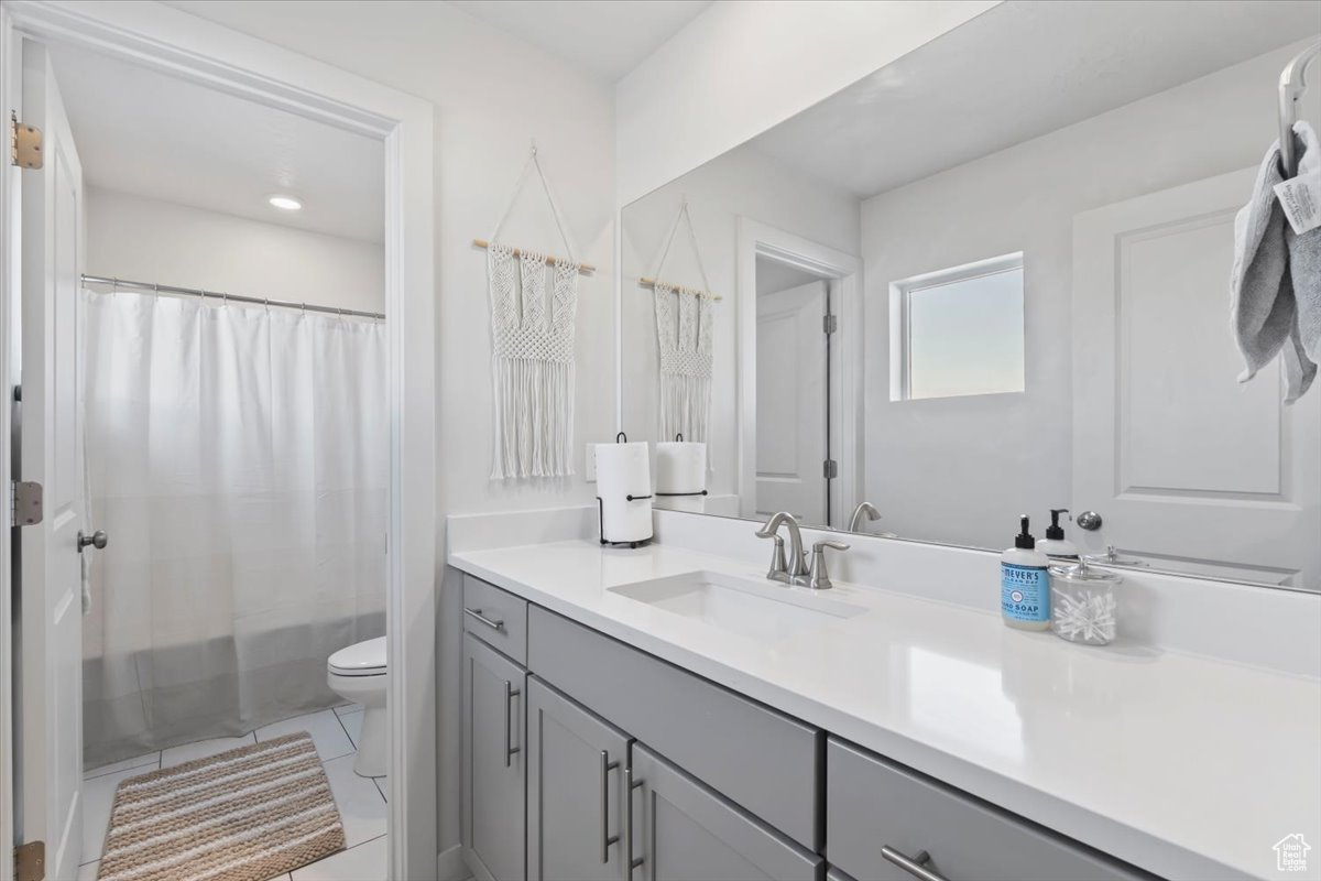 EMERALD CLOVER - Residential