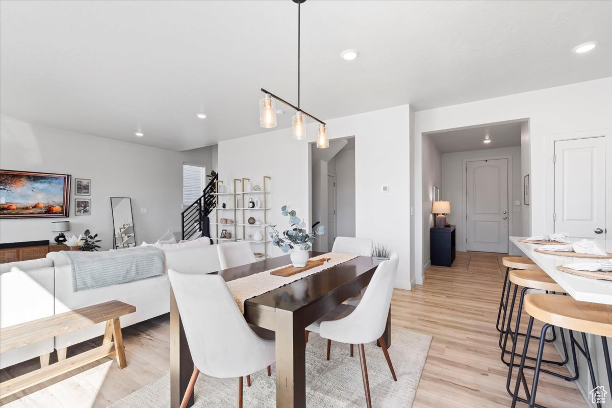 EMERALD CLOVER - Residential