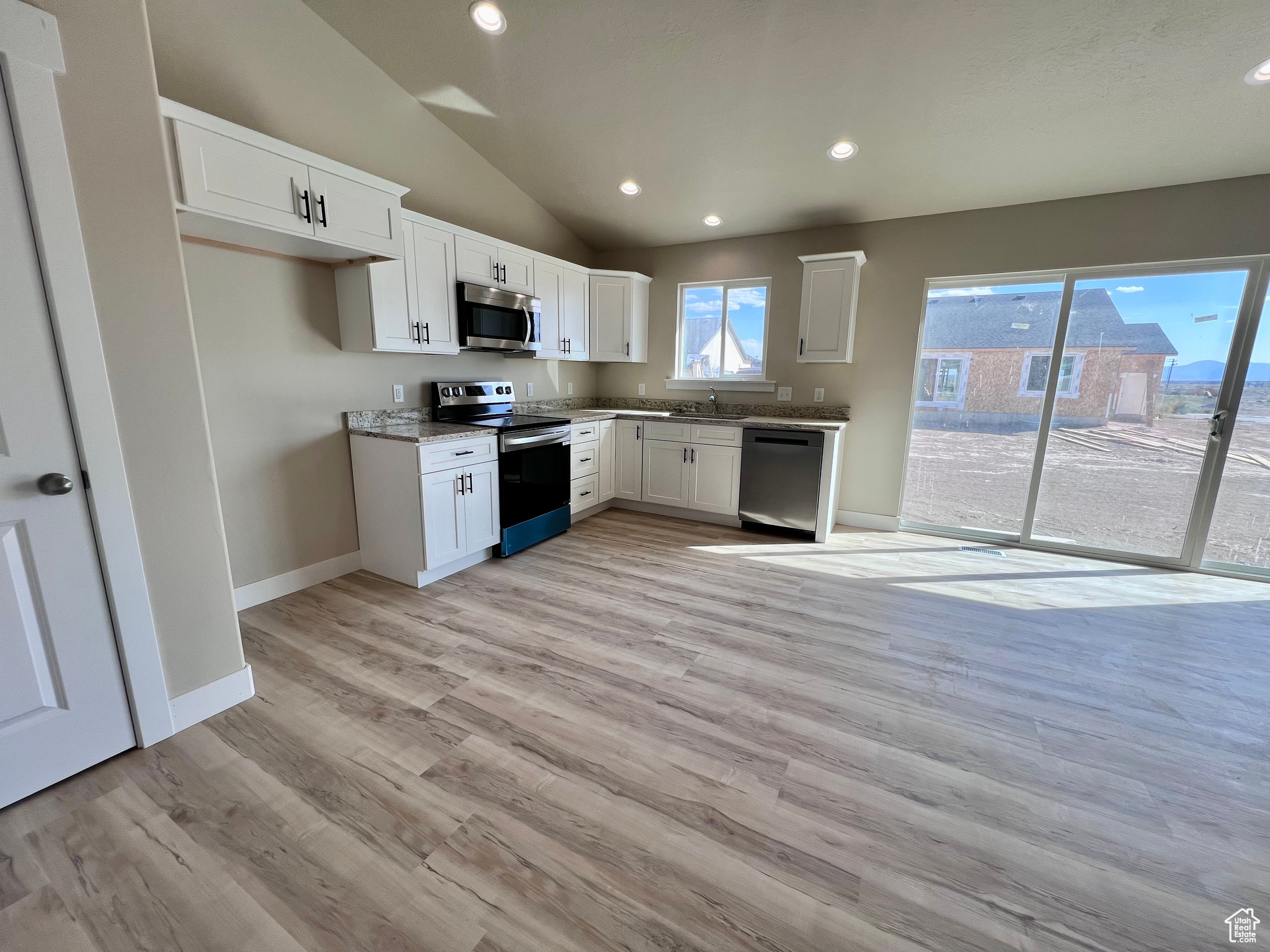 EAGLE POINT - Residential