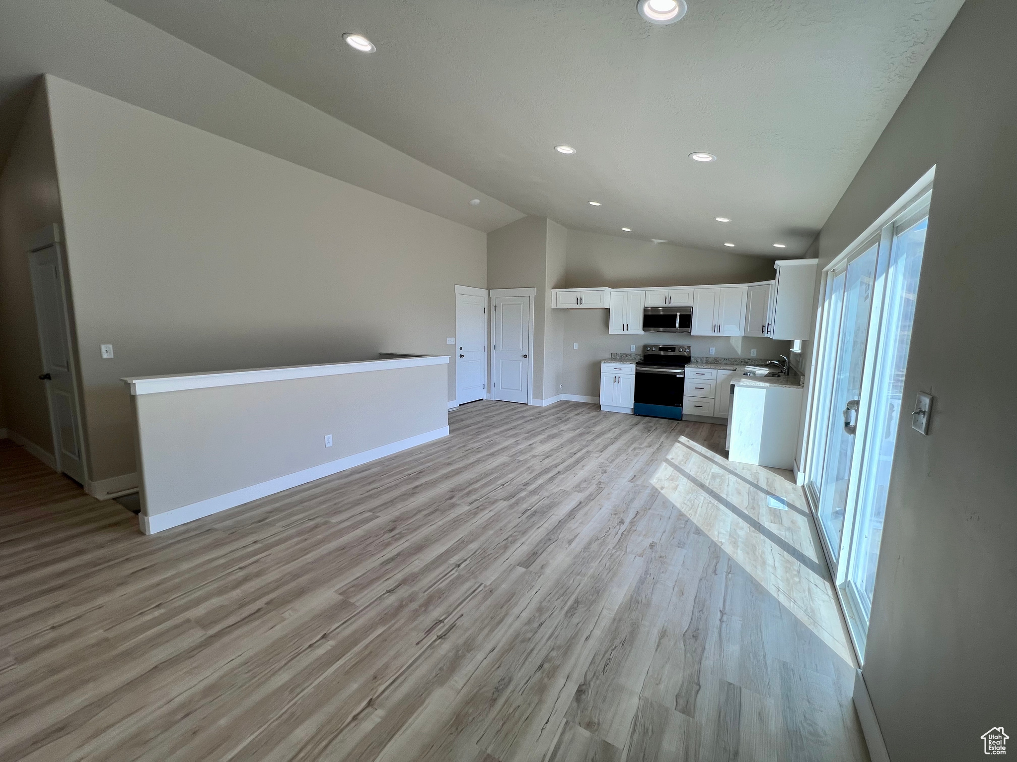 EAGLE POINT - Residential