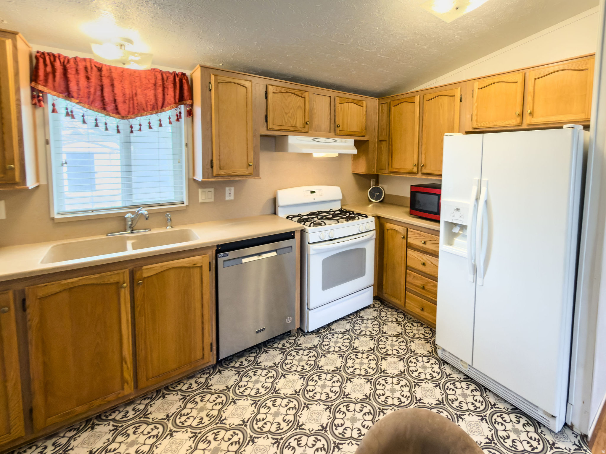 QUAIL HOLLOW ESTATES - Residential