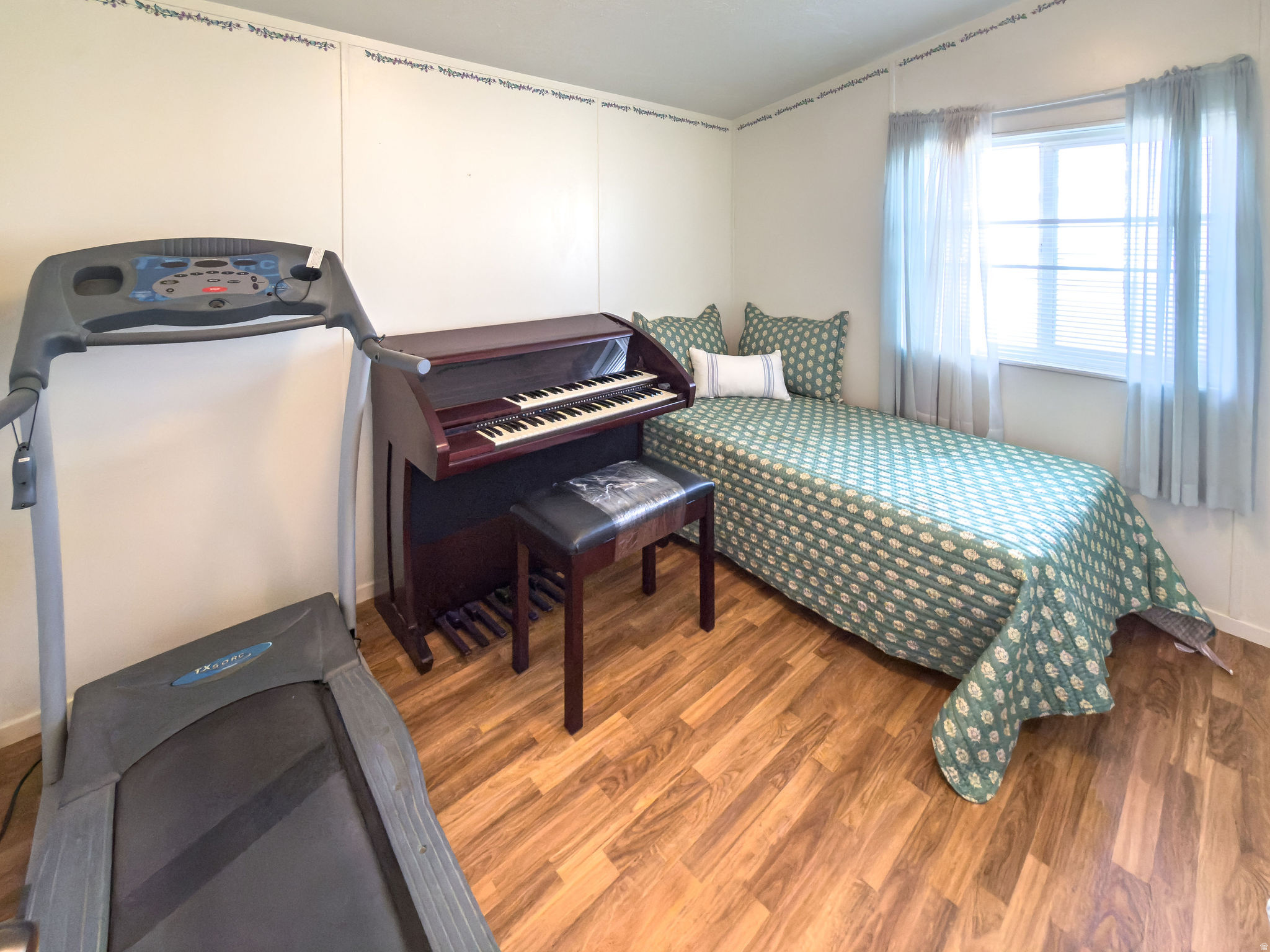 QUAIL HOLLOW ESTATES - Residential