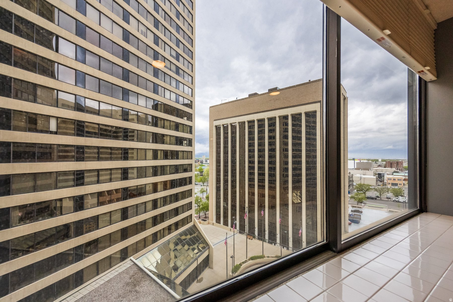 AMERICAN TOWERS - Residential