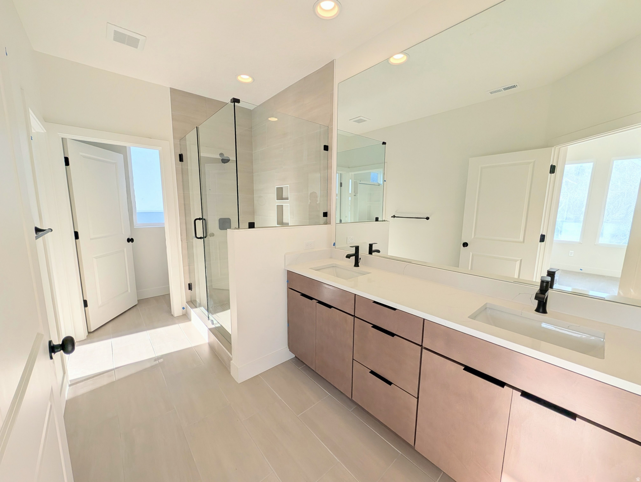 DAYBREAK - Residential