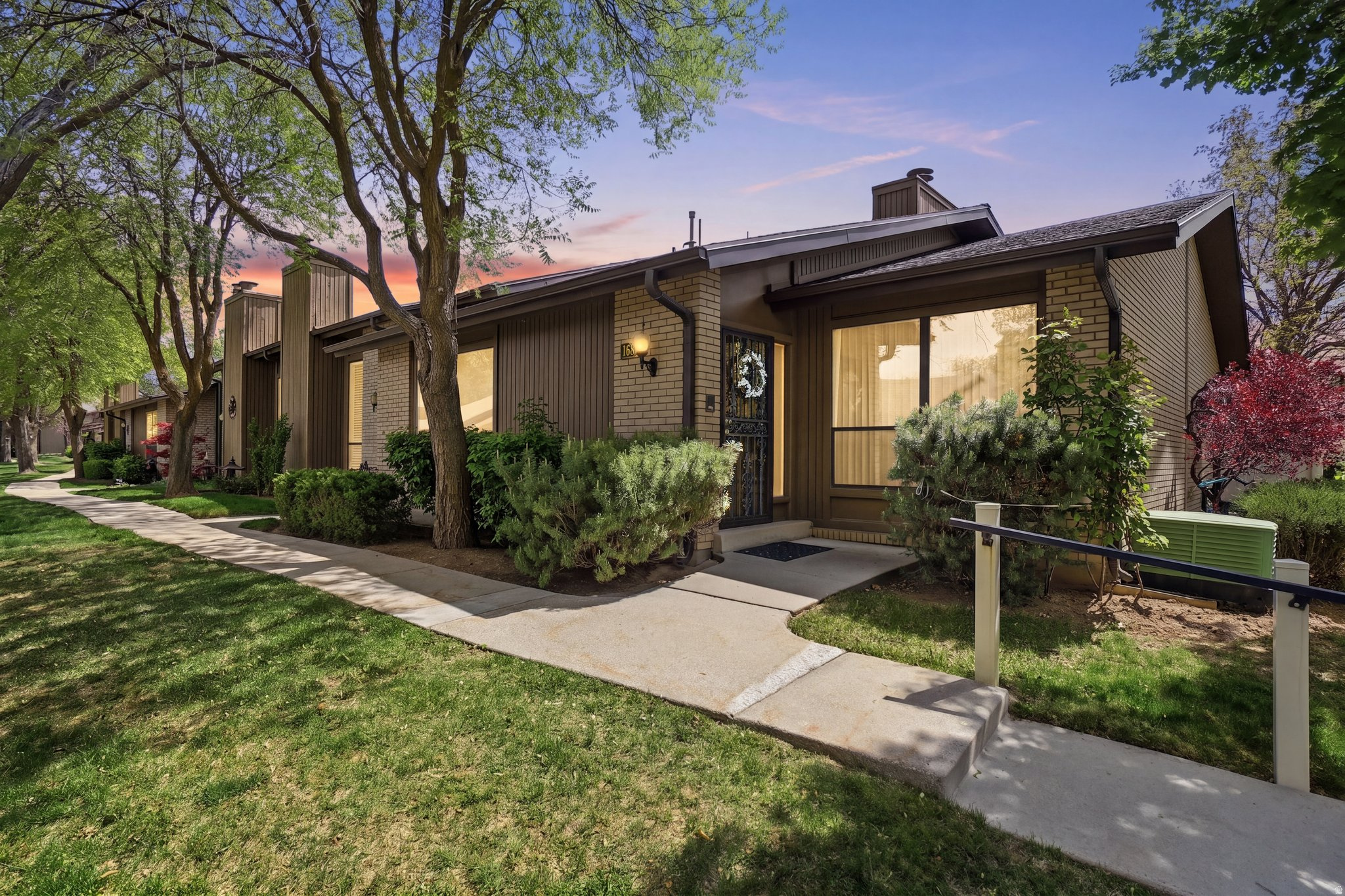 BROOKSTONE - Residential