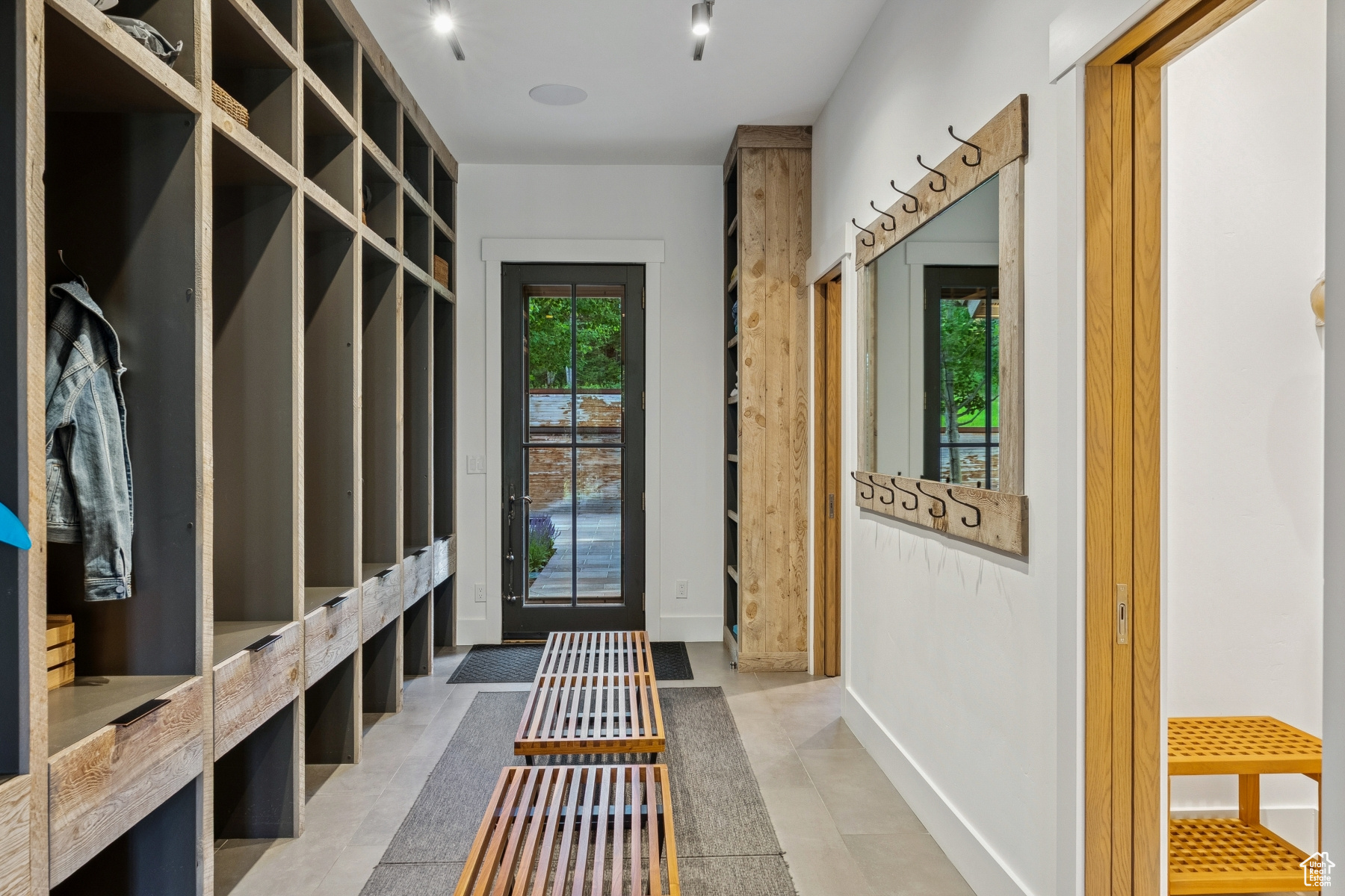 WHITE PINE RANCHES - Residential