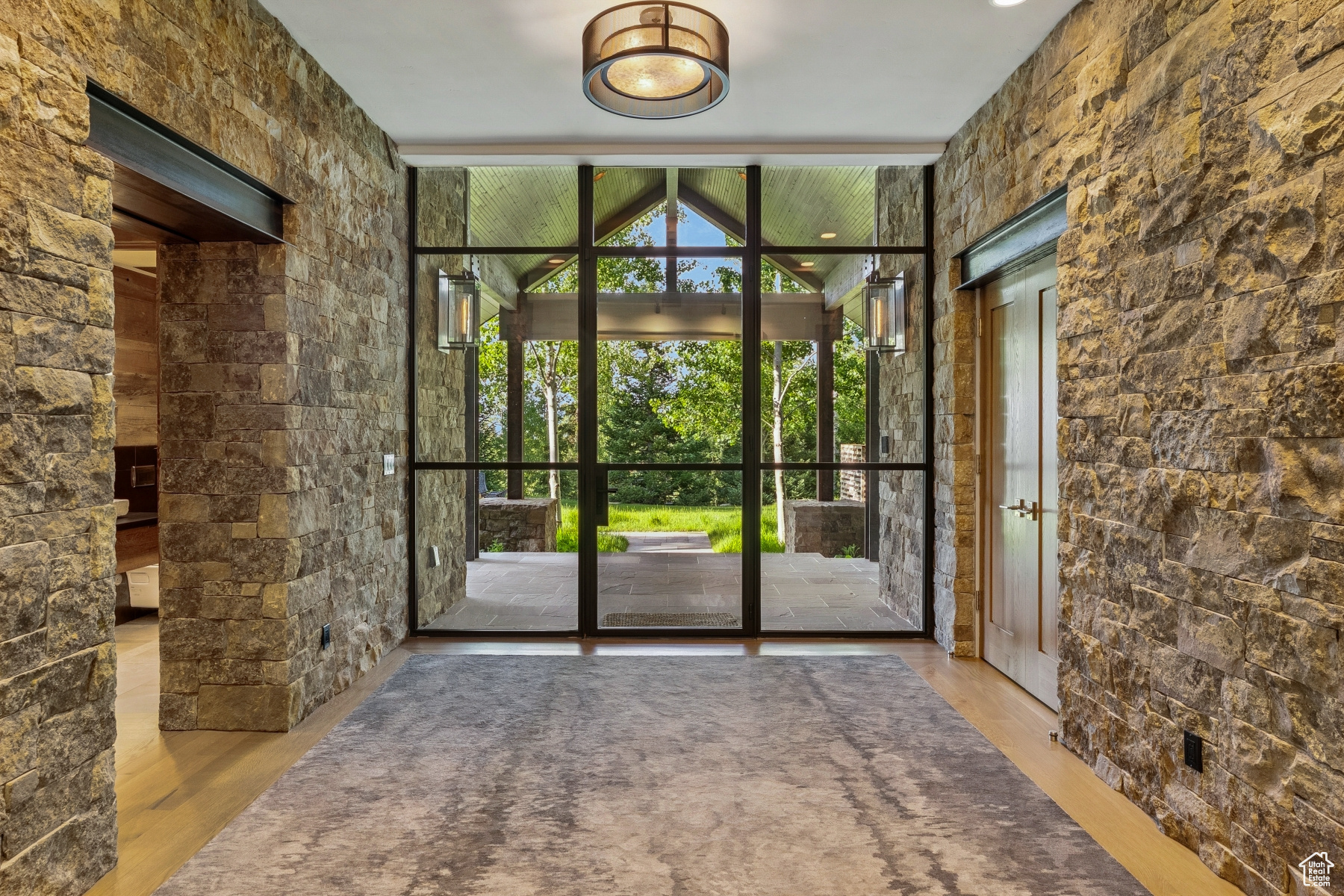 WHITE PINE RANCHES - Residential
