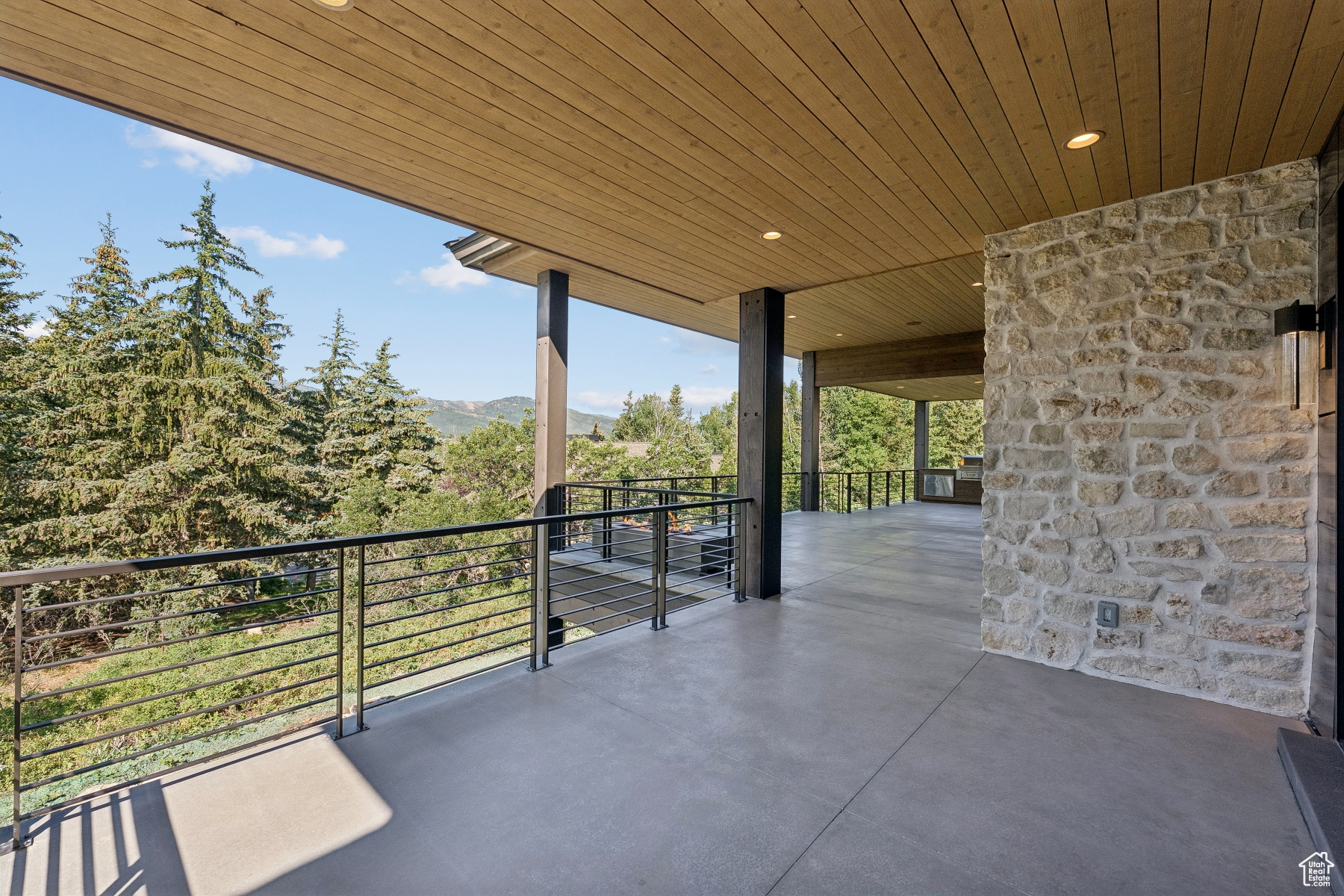 THE OAKS - Residential