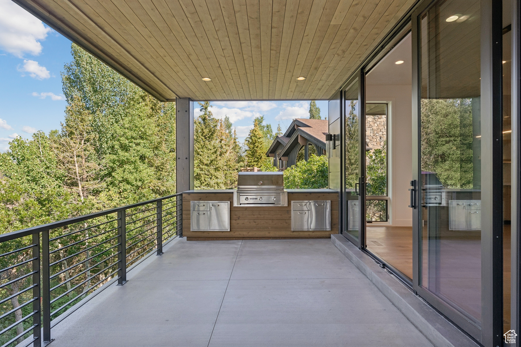 THE OAKS - Residential
