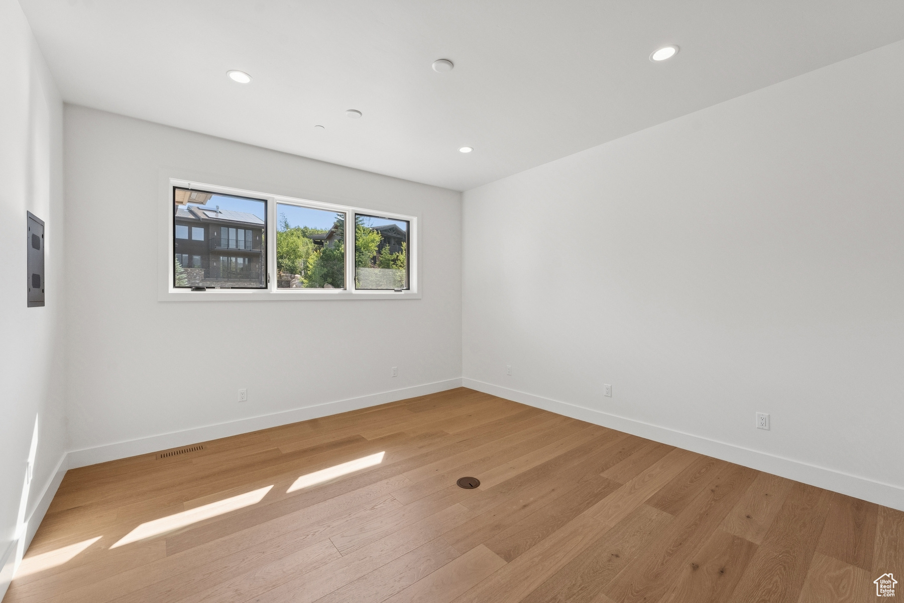 THE OAKS - Residential