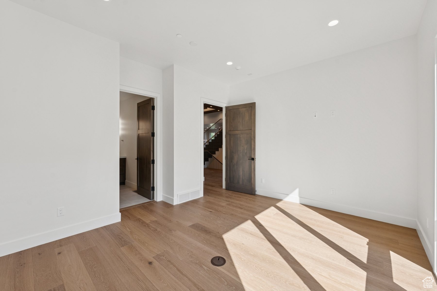 THE OAKS - Residential