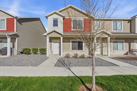 Tiny photo for 376 S 1580 E, Hyrum, UT 84319 (MLS # 2152834)