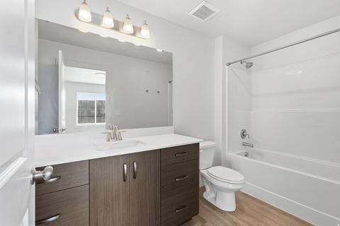 Tiny photo for 376 S 1580 E, Hyrum, UT 84319 (MLS # 2152834)