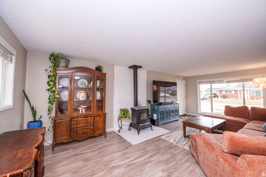 Photo of 2015 W 4450 S, Roy, UT 84067 (MLS # 2140807)