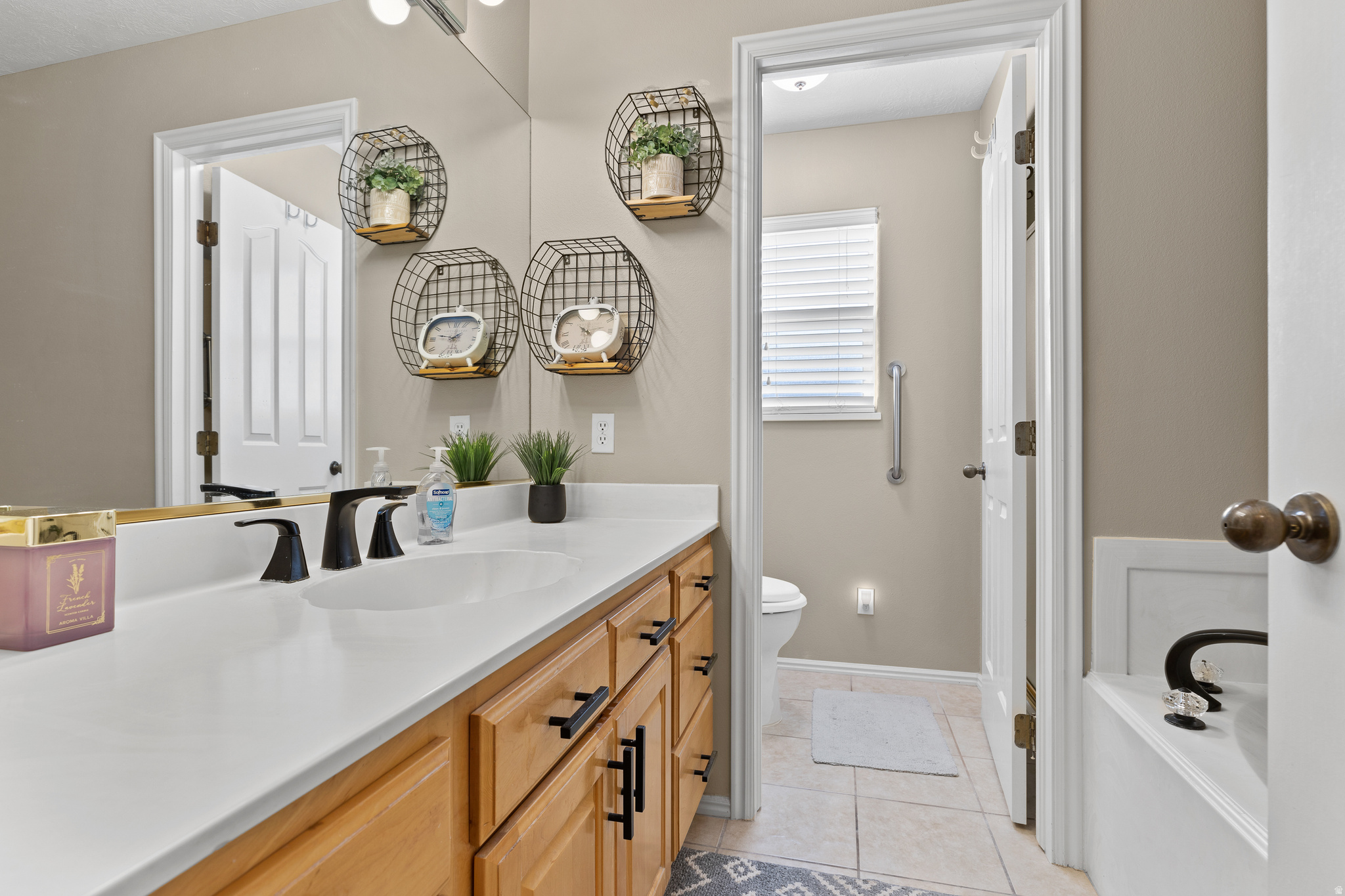 CANYON BREEZE RV RESORT - Residential