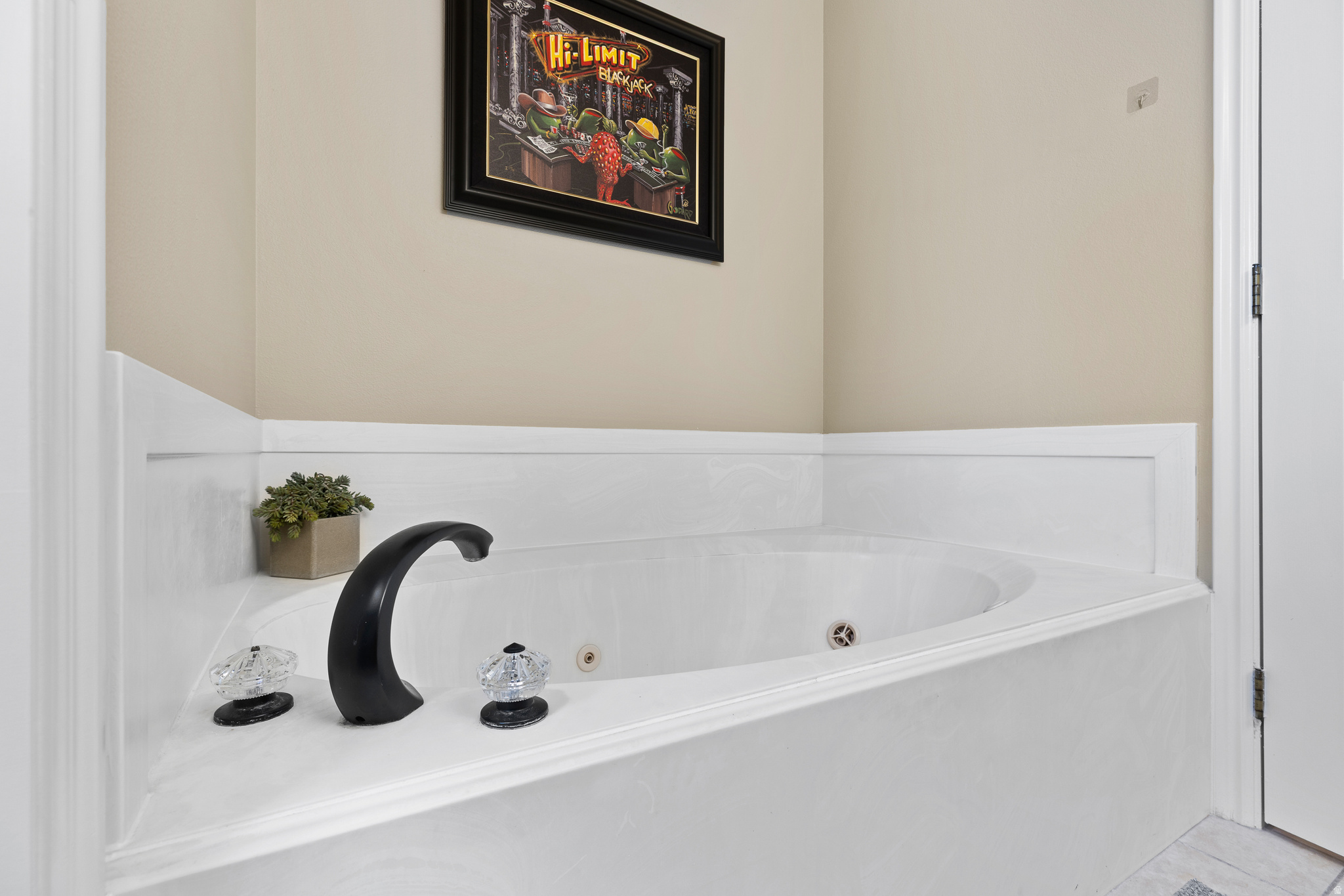 CANYON BREEZE RV RESORT - Residential