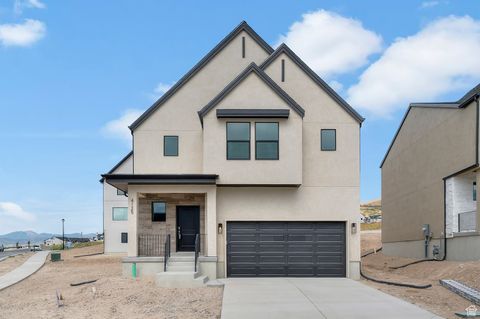 Photo of 197 E LEVENGROVE DR #176, Lehi, UT 84048 (MLS # 2118907)