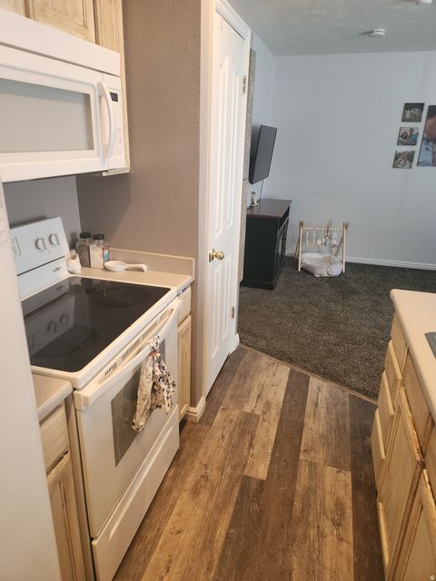 Tiny photo for 1436 W MAYAPPLE WAY S, West Valley City, UT 84119 (MLS # 2159114)