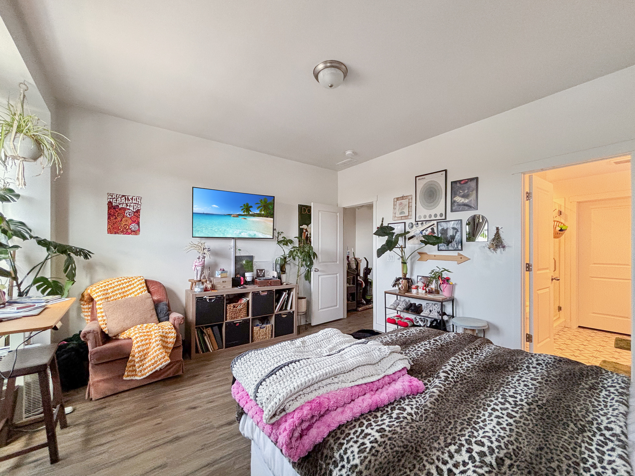 DAY BREAK - Residential