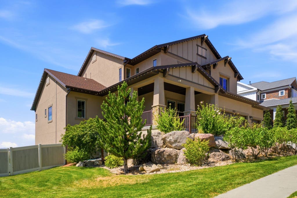 Photo of 1633 N 400 W, Farmington, UT 84025 (MLS # 2180219)