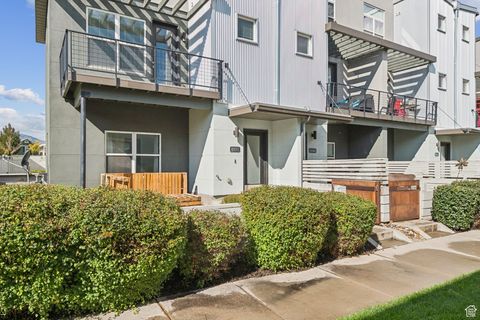Photo of 10372 S CLAVEY LN, South Jordan, UT 84009 (MLS # 2117166)