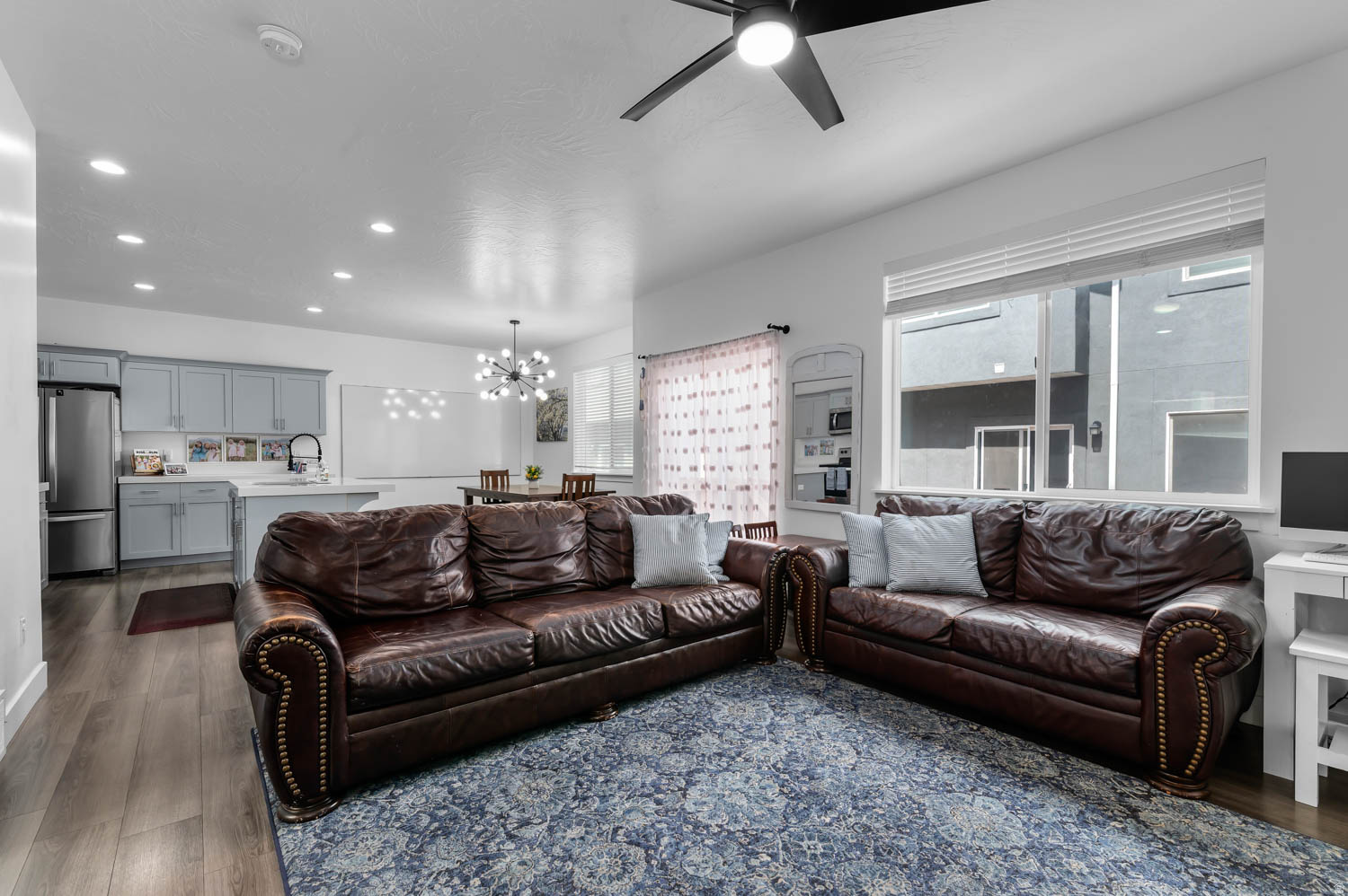 WINDSOR - Residential