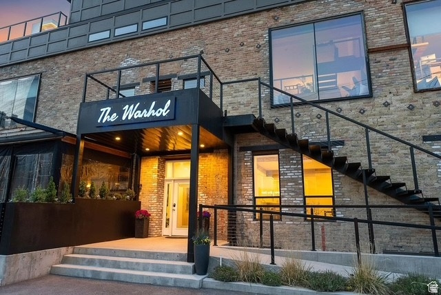 THE WARHOL LOFTS - Residential