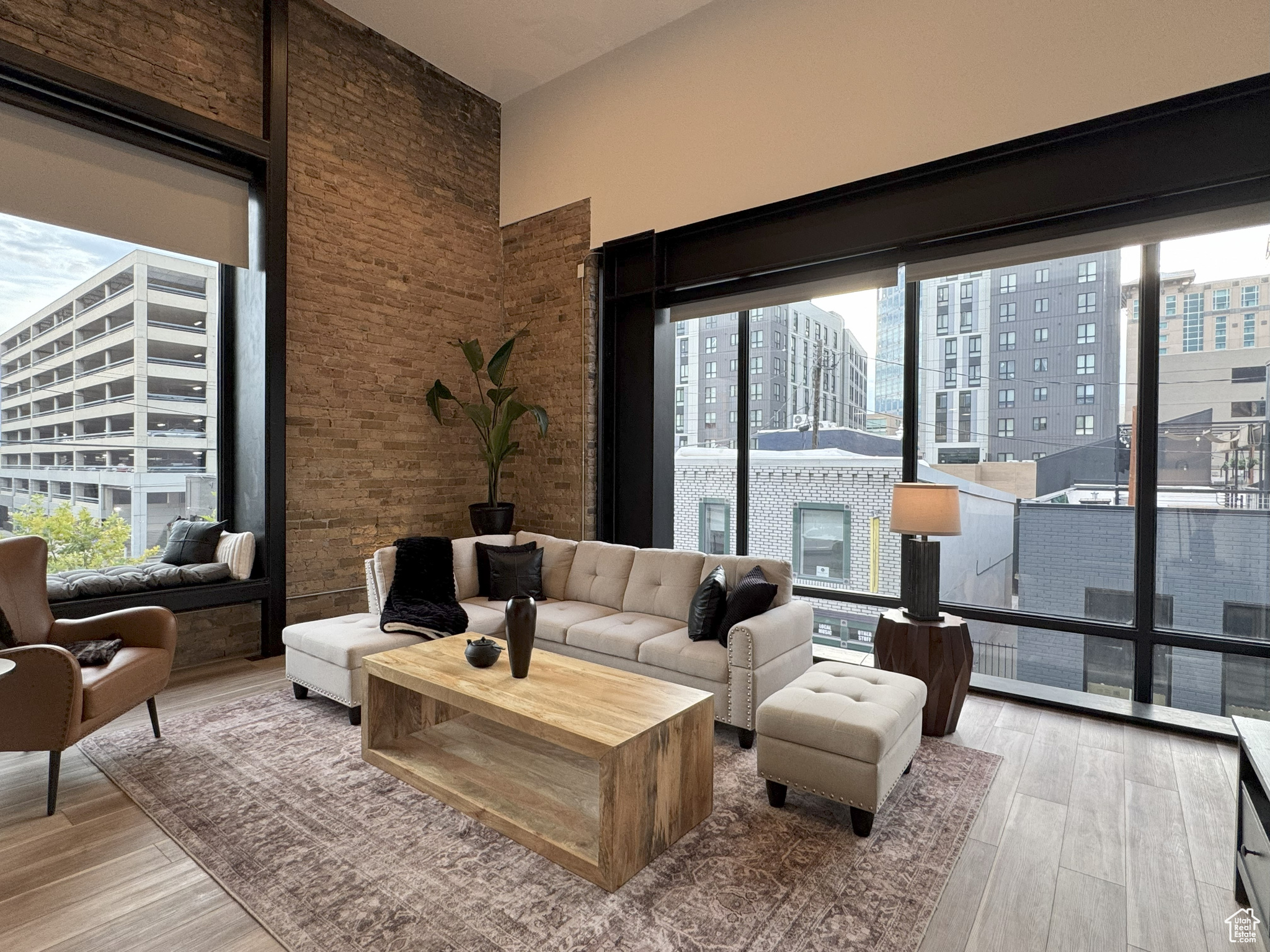 THE WARHOL LOFTS - Residential