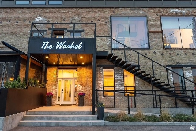 THE WARHOL LOFTS - Residential