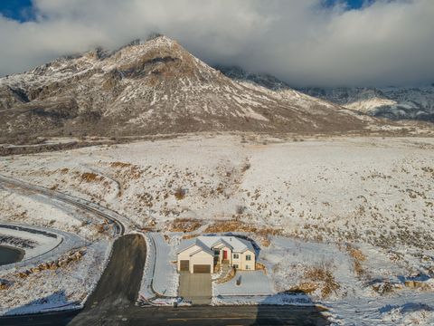 Tiny photo for 116 E 4300 N, North Ogden, UT 84414 (MLS # 2125497)