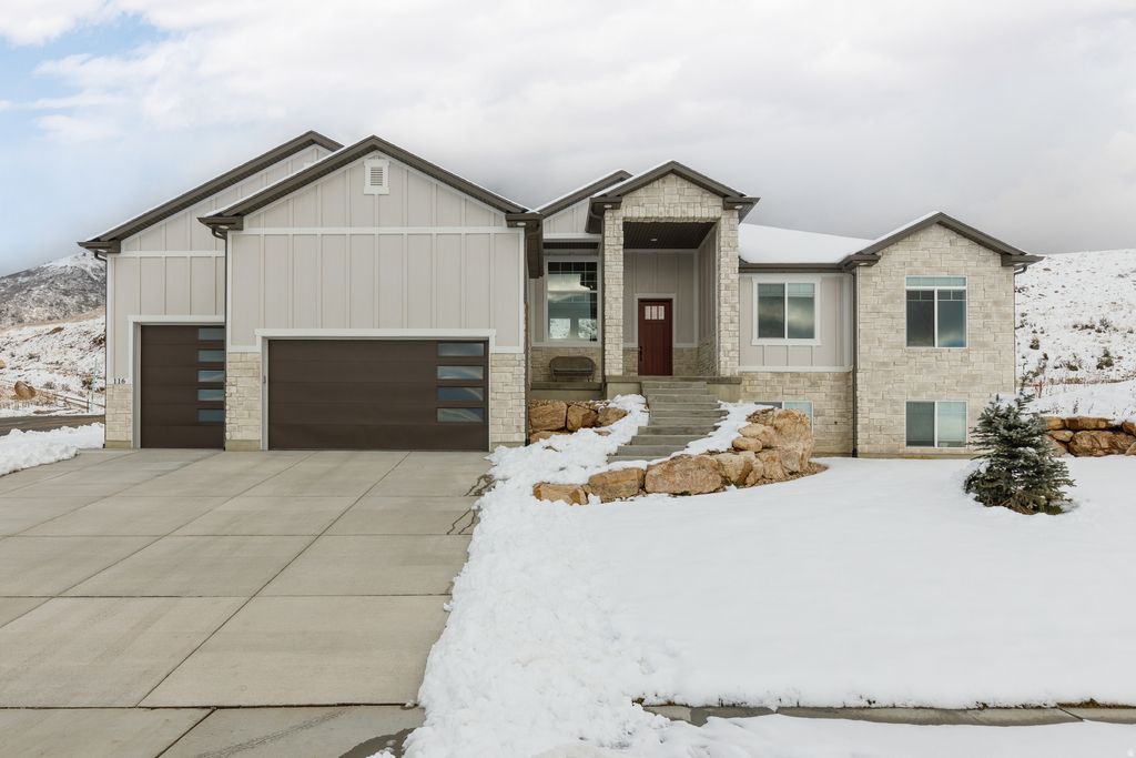 Photo for 116 E 4300 N, North Ogden, UT 84414 (MLS # 2125497)