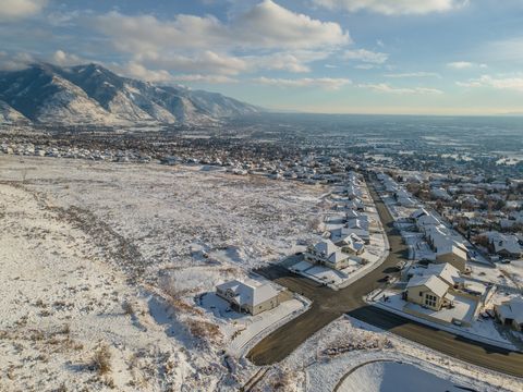 Tiny photo for 116 E 4300 N, North Ogden, UT 84414 (MLS # 2125497)