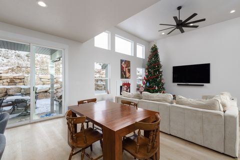 Tiny photo for 116 E 4300 N, North Ogden, UT 84414 (MLS # 2125497)