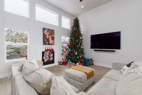 Tiny photo for 116 E 4300 N, North Ogden, UT 84414 (MLS # 2125497)