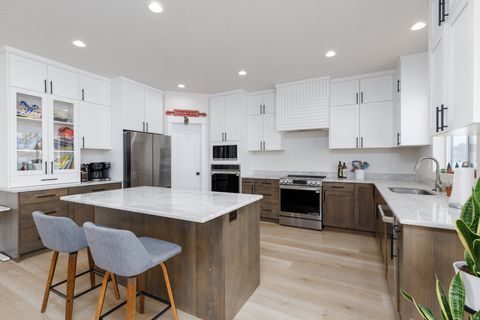 Tiny photo for 116 E 4300 N, North Ogden, UT 84414 (MLS # 2125497)