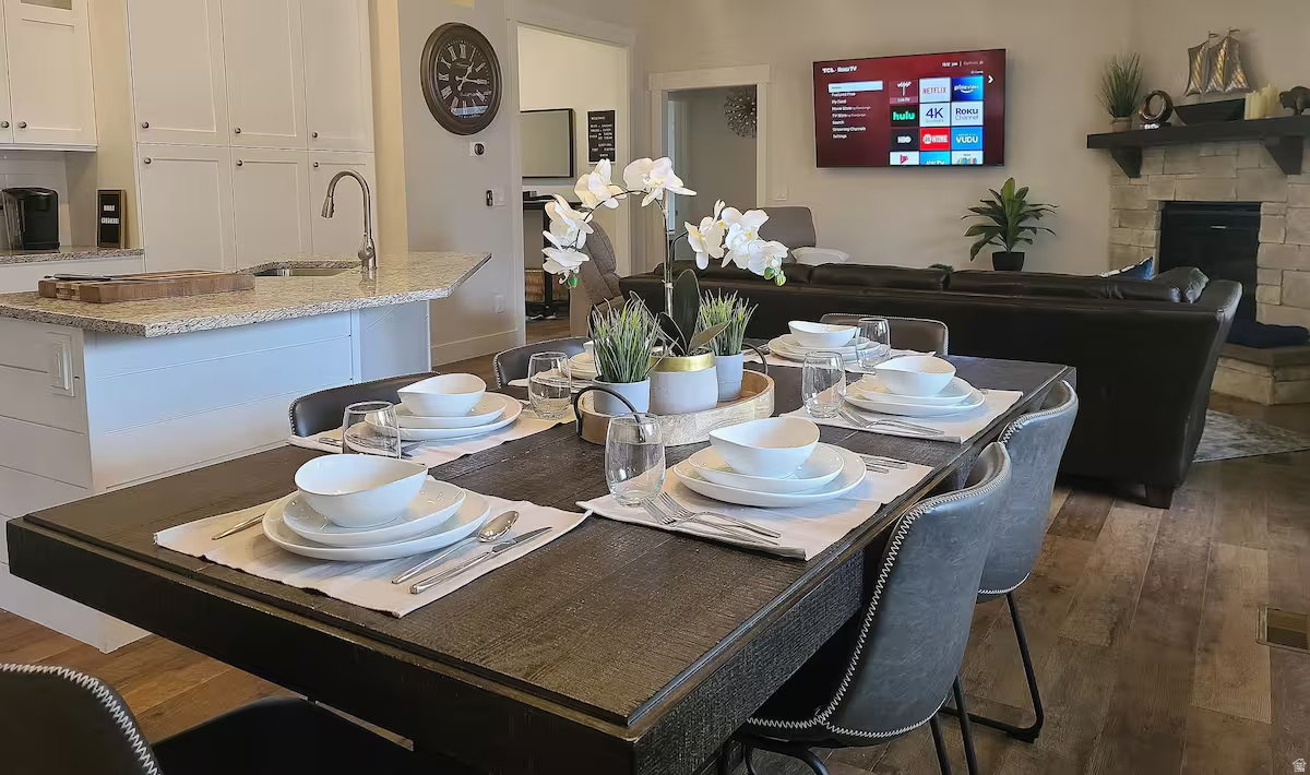 BEVERLY GLEN - Residential