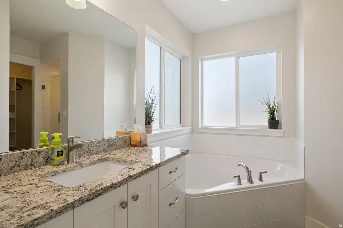 BEVERLY GLEN - Residential