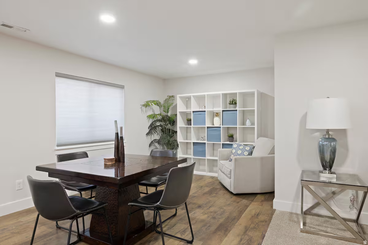 BEVERLY GLEN - Residential