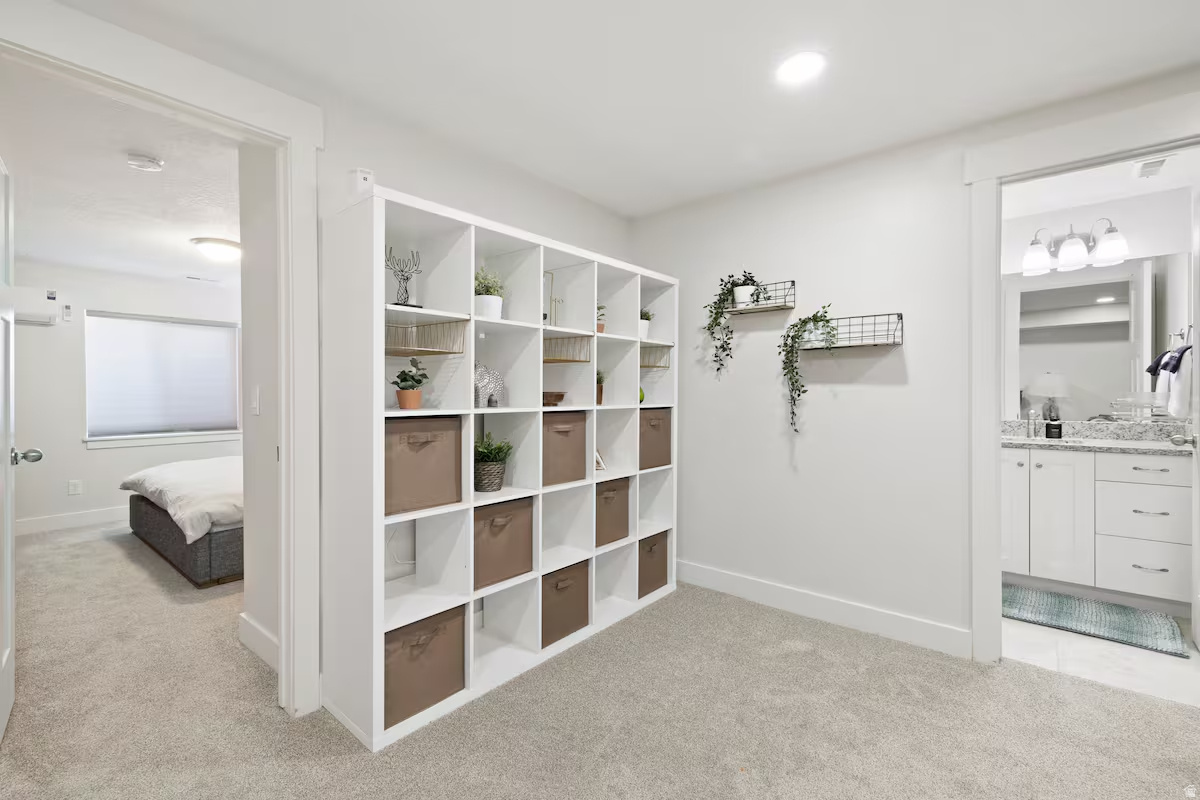 BEVERLY GLEN - Residential