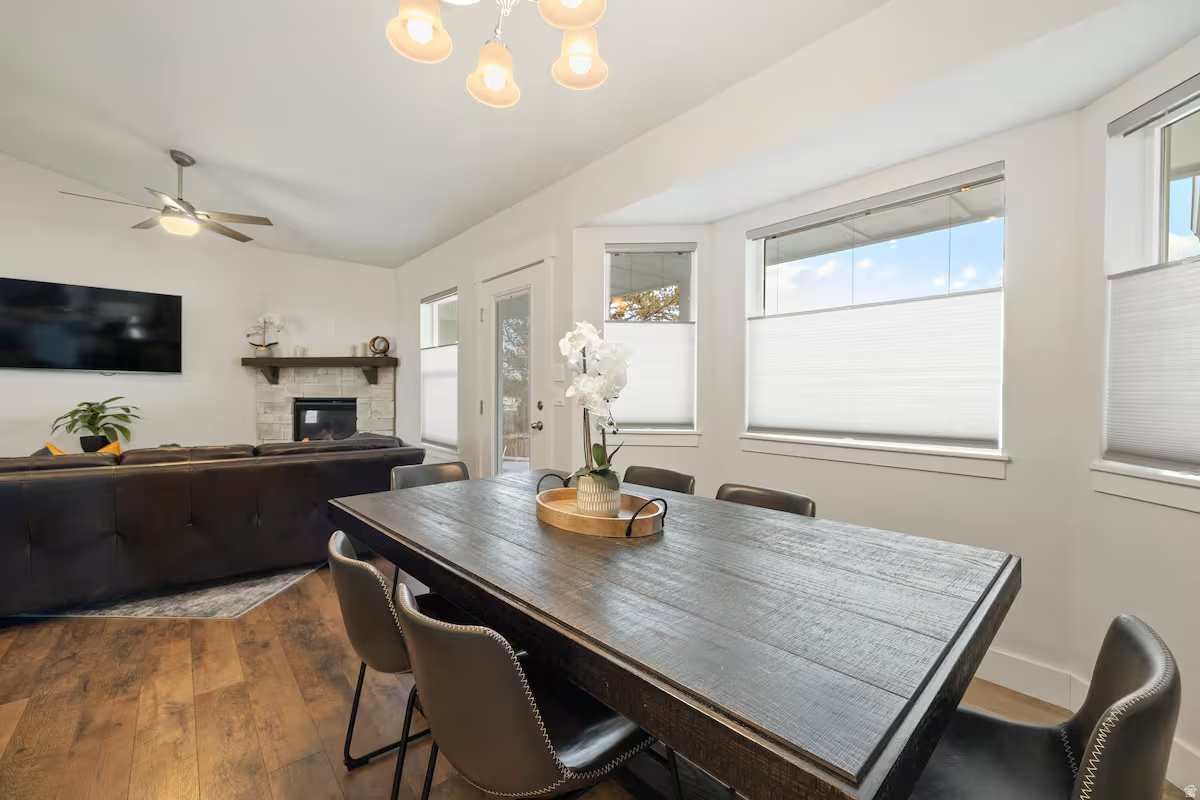 BEVERLY GLEN - Residential