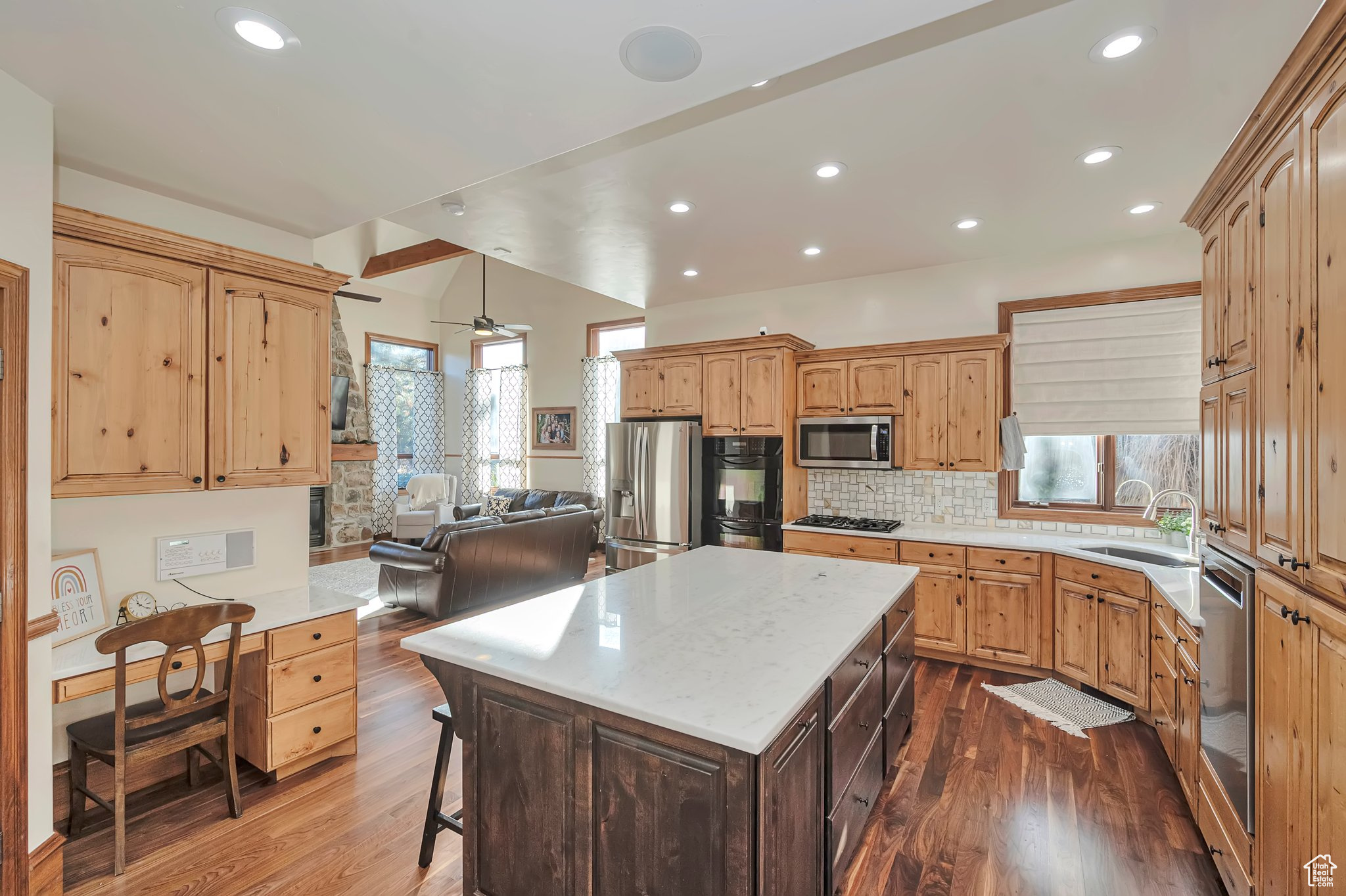 Orem, Utah 84097, United States, 5 Bedrooms Bedrooms, ,4 BathroomsBathrooms,Residential,Pending,23061