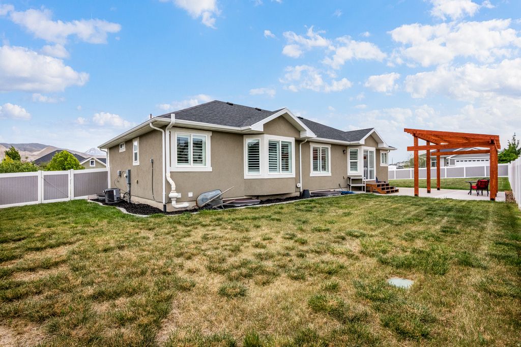 Photo of 15804 S PACKSADDLE DR W, Bluffdale, UT 84065 (MLS # 2158213)